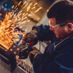 CNC Abkant Büküm Nedir? Metal Şekillendirmede Hassas Üretimin Önemi